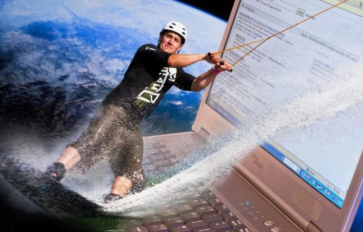 Серфить в интернете. Серфинг в интернете. Интернет серфер. Веб сёрфер.